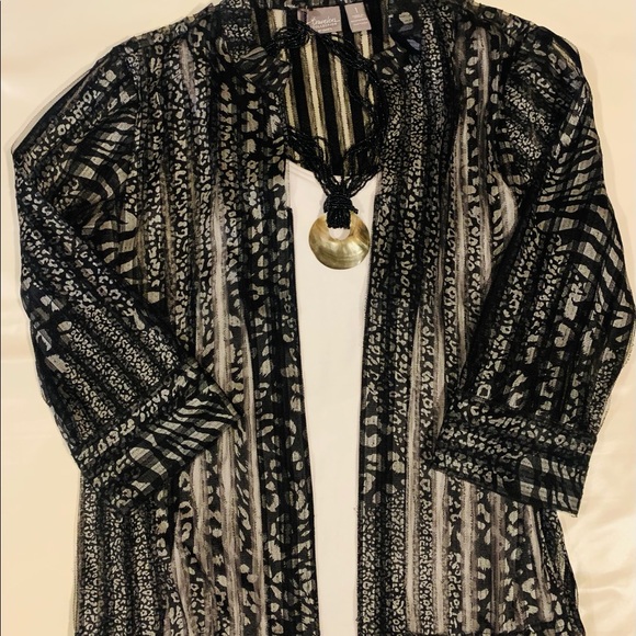Chico's Tops - ❗️💲SALE💲❗️Chico’s topper from Traveler’s Collection very versatile